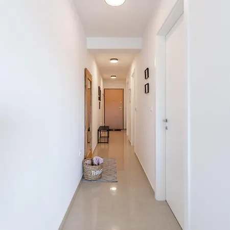 Apartman Joy * 班约勒